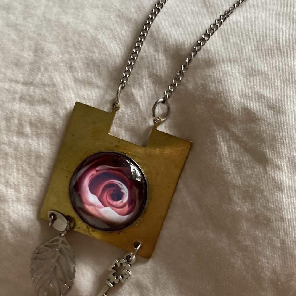 Bronze Resin Floral Leaf Key Necklace Long Chain